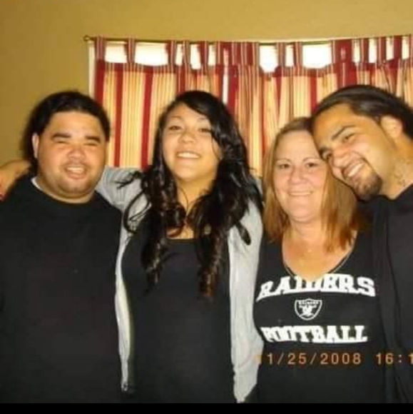 Meet your Posh AMBASSADOR, Karen - Picture 13 of 15